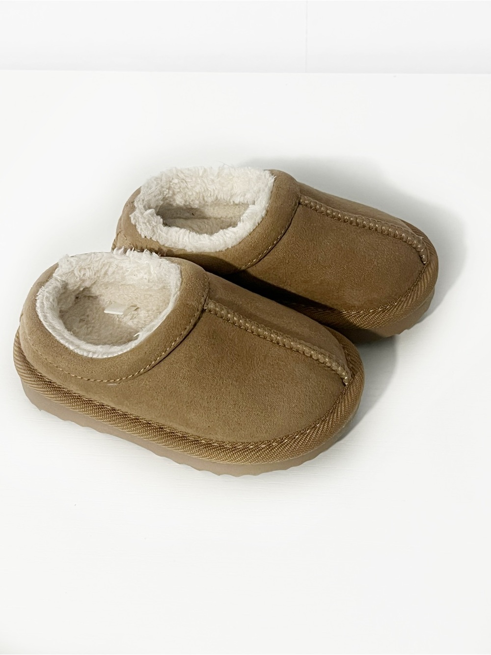 Target Cat & Jack Baby Jude Clog Slipper Sz 5